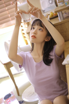 水色站